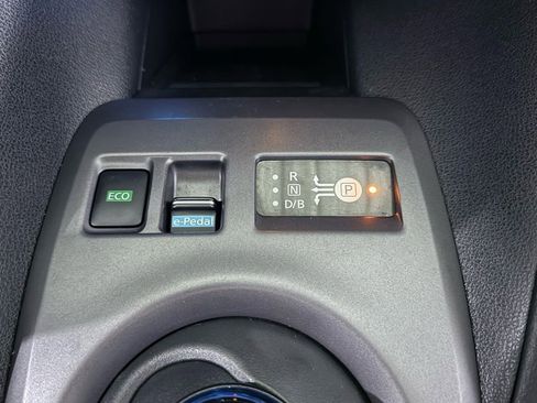 Used 2022 Nissan Leaf S image 34