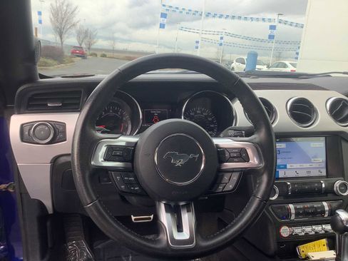 Used 2016 Ford Mustang Premium image 10