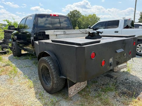 Used 2018 RAM 3500 SLT w/ Protection Group AWD/4WD image 5