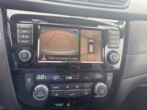 Used 2020 Nissan Rogue SV w/ Premium Package image 10