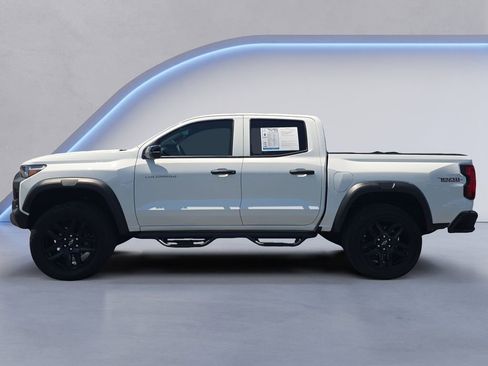 Used 2024 Chevrolet Colorado Trail Boss w/ Technology Package AWD/4WD image 2