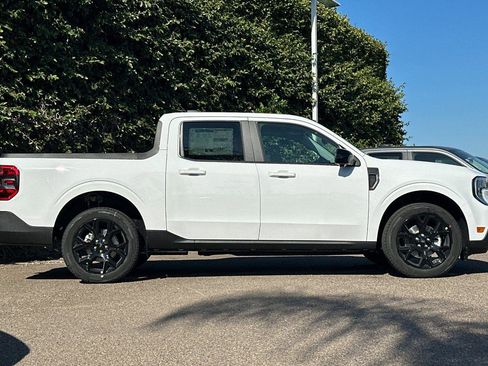 New 2025 Ford Maverick Lariat w/ Black Appearance Package image 3