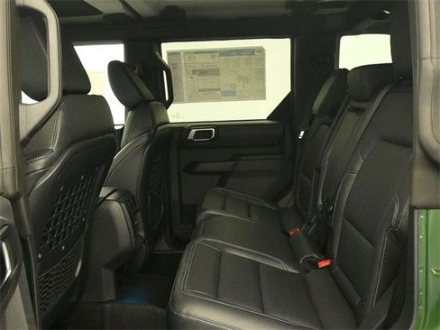 New 2025 Ford Bronco Badlands image 10