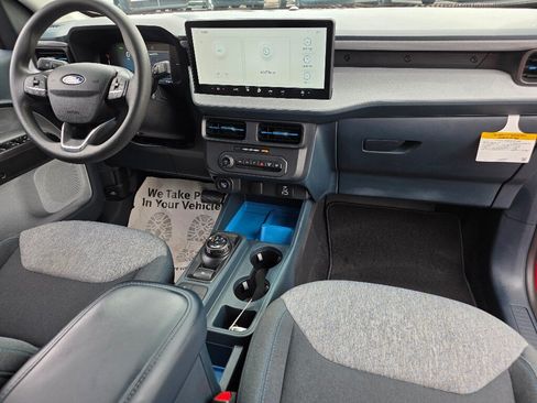 Certified 2025 Ford Maverick XLT FWD image 2