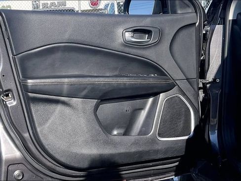 Used 2018 Jeep Compass Latitude w/ Popular Equipment Group AWD/4WD image 18
