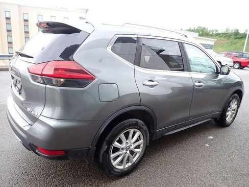 Used 2018 Nissan Rogue SV AWD/4WD image 4