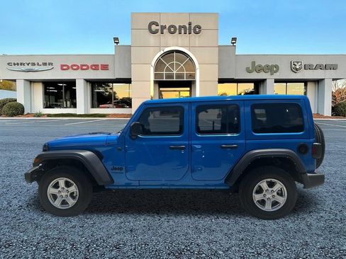 Used 2022 Jeep Wrangler Unlimited Sport w/ Sun And Sound Package AWD/4WD image 6