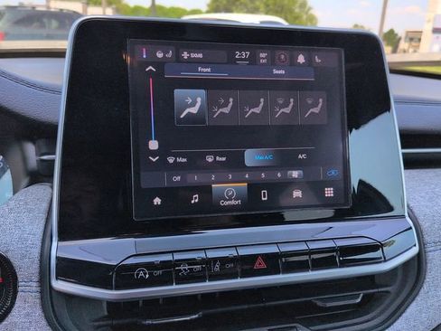 Used 2025 Jeep Compass Latitude AWD/4WD image 21