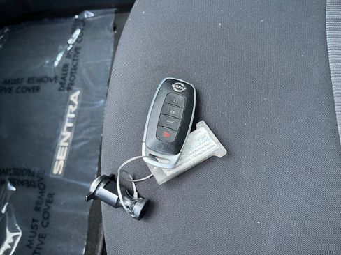 Used 2025 Nissan Sentra SV FWD image 22