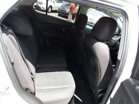 Used 2020 Chevrolet Trax LS w/ Tint and Cruise Package FWD image 20