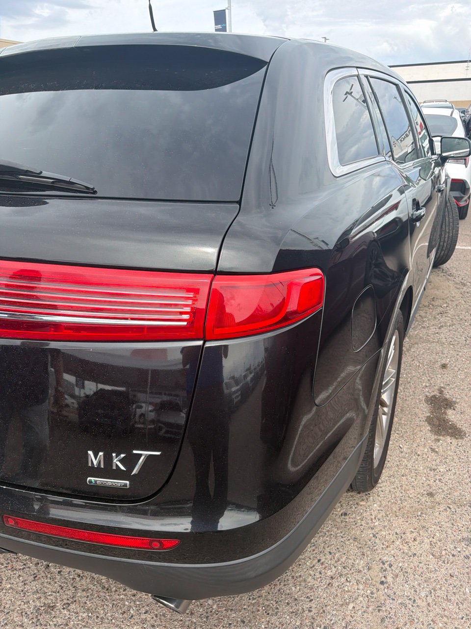 Used 2013 Lincoln MKT AWD image 12