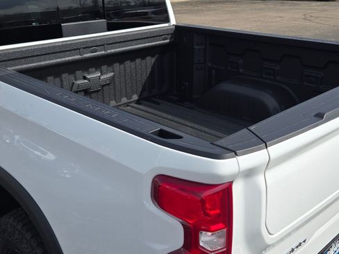 New 2026 Chevrolet Silverado 1500 ZR2 image 16