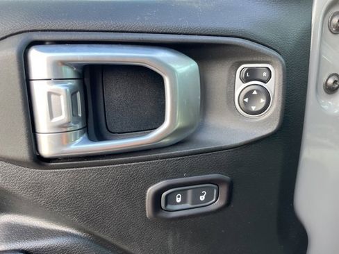 Used 2019 Jeep Wrangler Unlimited Sport S image 16