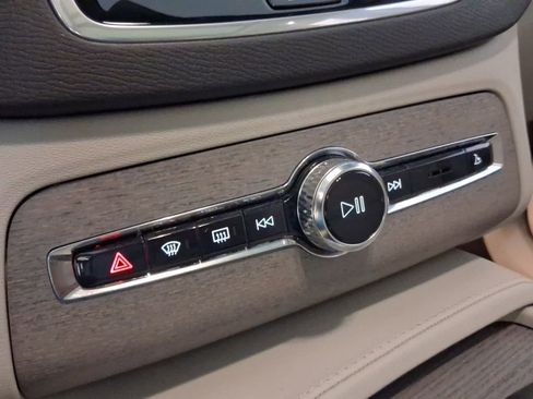 Used 2025 Volvo XC90 B6 Plus w/ Protection Package Premier AWD/4WD image 30