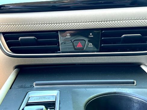 Certified 2024 Volkswagen Atlas SE FWD image 20