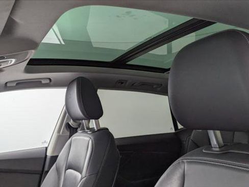 Used 2022 Audi Q8 Premium w/ Convenience Package image 28