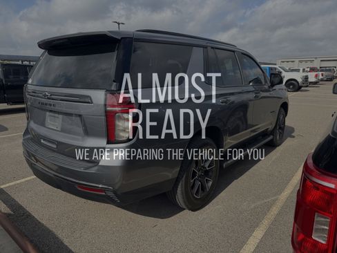 Used 2021 Chevrolet Tahoe Z71 w/ Luxury Package image 4