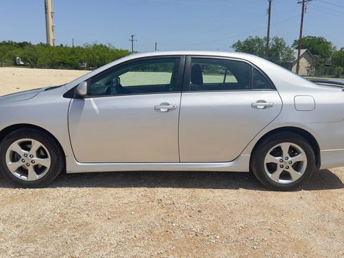 Used 2012 Toyota Corolla S image 5