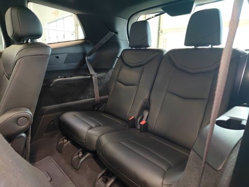 Used 2020 Cadillac XT6 Premium Luxury AWD/4WD image 11