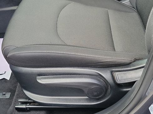 Used 2024 Kia Forte LXS FWD image 18