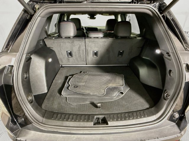 Used 2025 Chevrolet Equinox RS w/ Safety and Technology Package FWD image 25