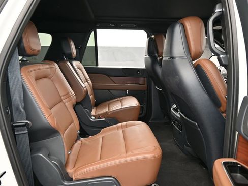 Used 2023 Lincoln Navigator L Reserve w/ Monochromatic Package image 52