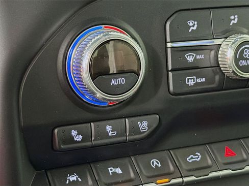 Used 2019 GMC Sierra 1500 SLT w/ SLT Premium Plus Package AWD/4WD image 25