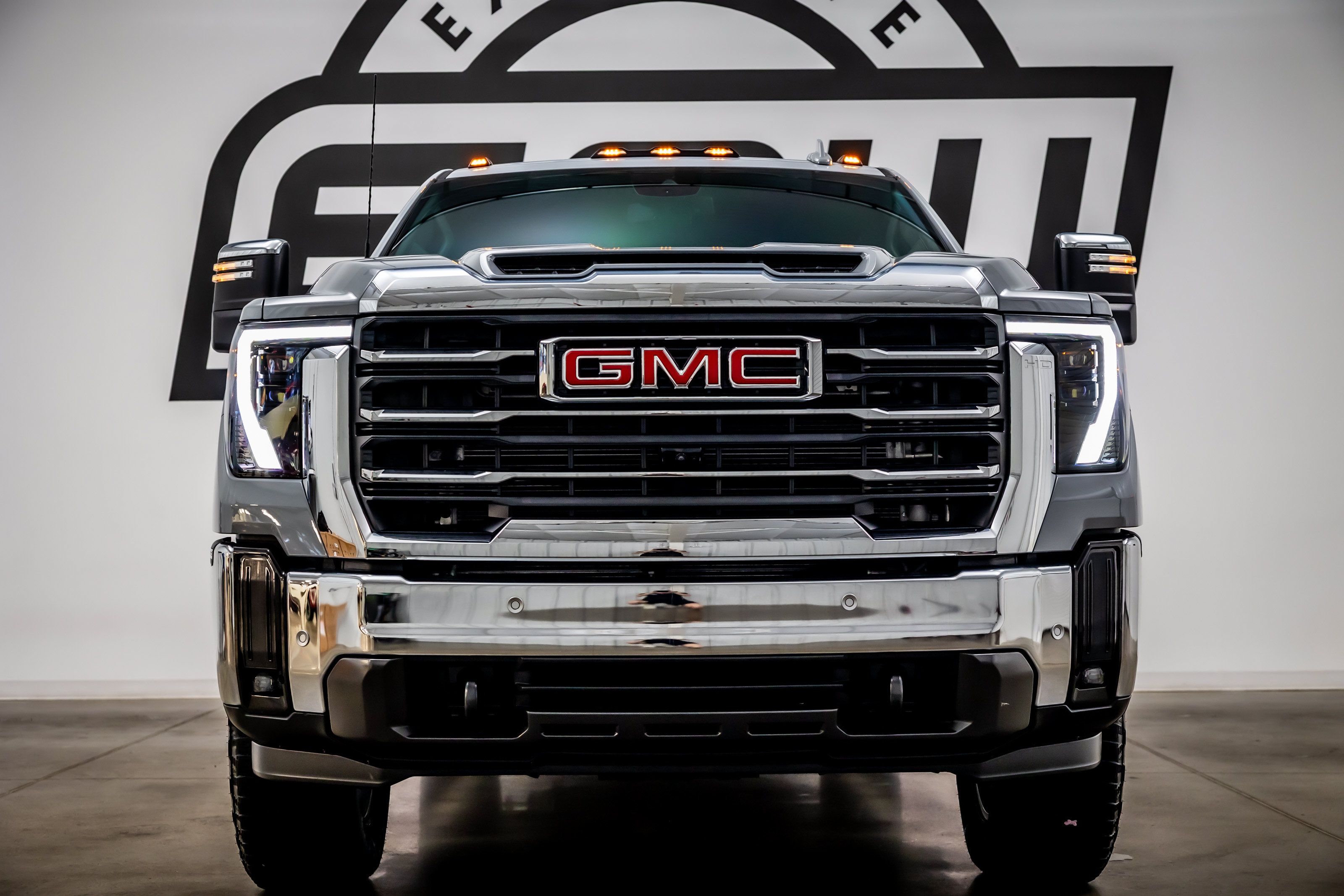 Used 2024 GMC Sierra 2500 SLT w/ SLT Premium Package AWD/4WD image 4