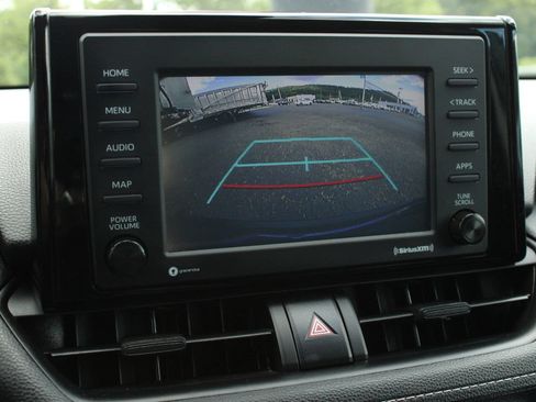 Used 2022 Toyota RAV4 XLE AWD/4WD image 36