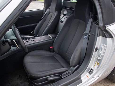 Used 2008 MAZDA MX-5 Miata Touring RWD image 23