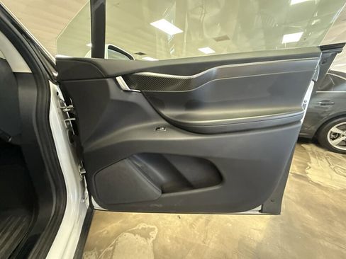 Used 2016 Tesla Model X 75D image 11