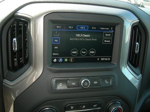 Used 2020 Chevrolet Silverado 1500 Custom w/ Custom Value Package image 6