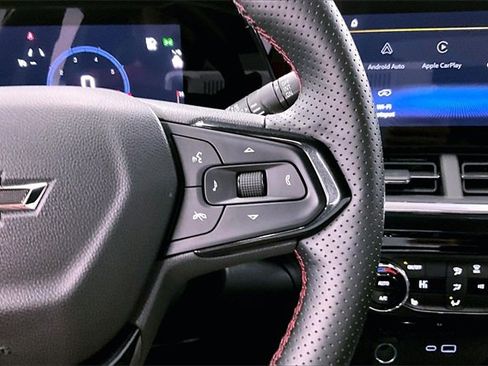 Used 2025 Chevrolet Trax RS w/ Driver Confidence Package image 24