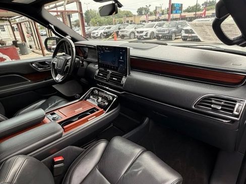 Used 2023 Lincoln Navigator L Reserve AWD/4WD image 31