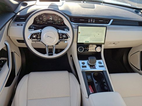 New 2026 Jaguar F-PACE R-Dynamic S image 9