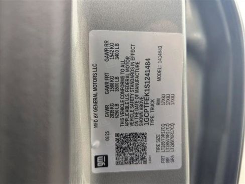 Used 2025 Chevrolet Colorado ZR2 w/ Technology Package image 22