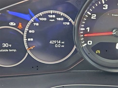 Certified 2022 Porsche Cayenne image 14