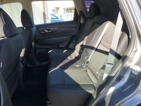 Used 2017 Nissan Rogue SV image 19