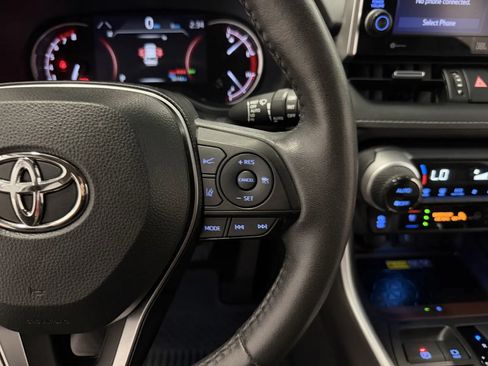 Used 2022 Toyota RAV4 Limited AWD/4WD image 23