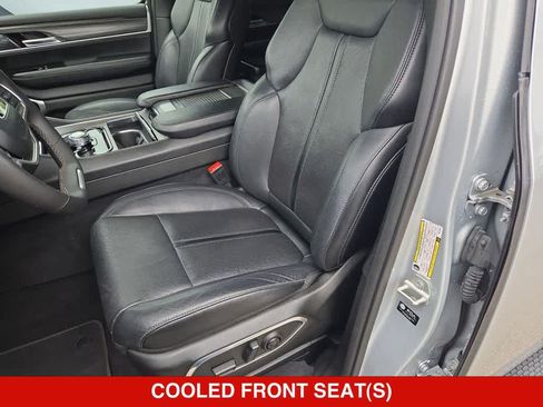Used 2024 Jeep Wagoneer L Series II RWD image 15