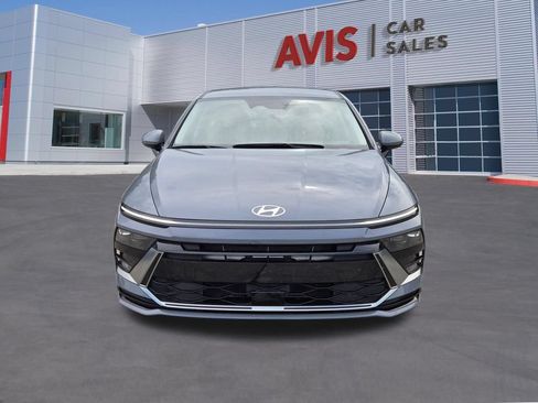 Used 2025 Hyundai Sonata SEL FWD image 2