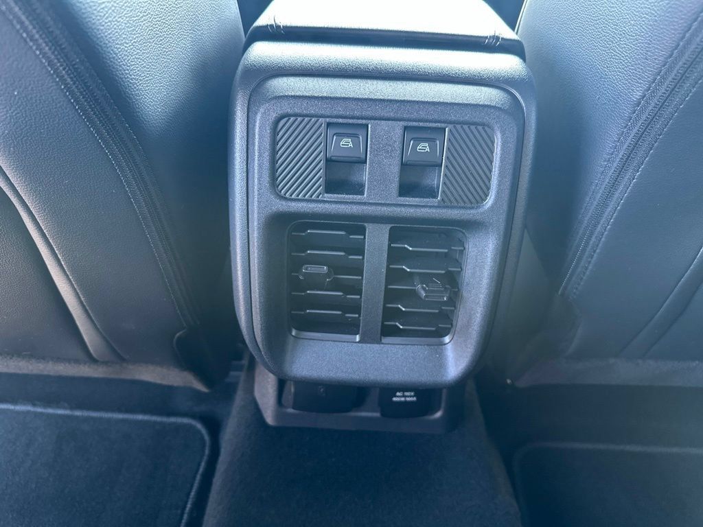 Used 2025 Ford Bronco Outer Banks AWD/4WD image 16