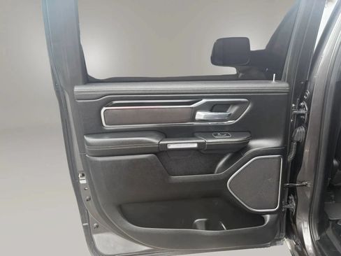 Used 2019 RAM 1500 Laramie AWD/4WD image 25
