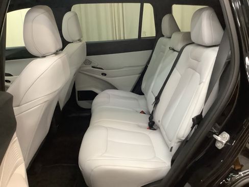 Used 2026 Jeep Cherokee Limited AWD/4WD image 25