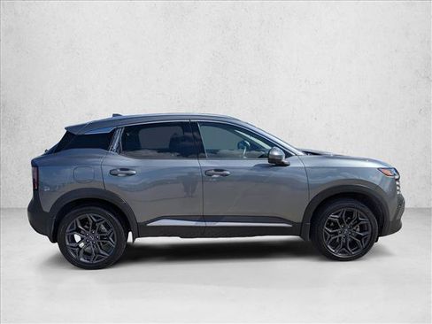 Used 2025 Nissan Kicks SR AWD/4WD image 4