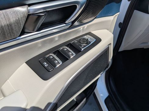 Used 2025 Kia Telluride EX FWD image 21
