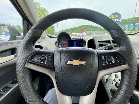Used 2015 Chevrolet Sonic LT FWD image 17