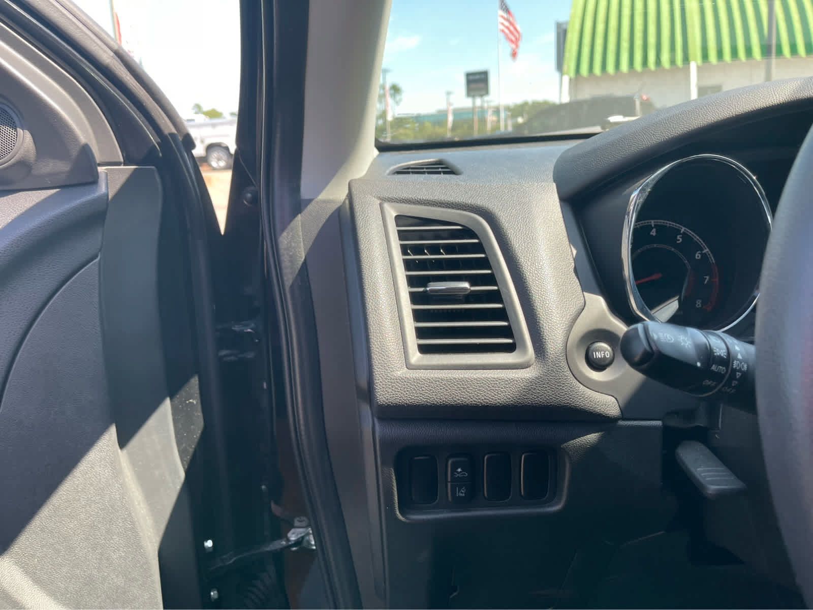 Used 2024 Mitsubishi Outlander Sport ES AWD/4WD image 14