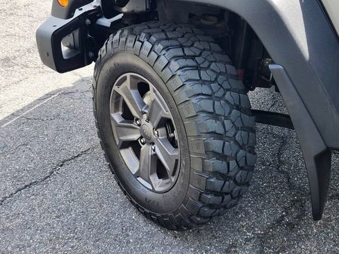 Used 2017 Jeep Wrangler Unlimited Rubicon AWD/4WD image 29