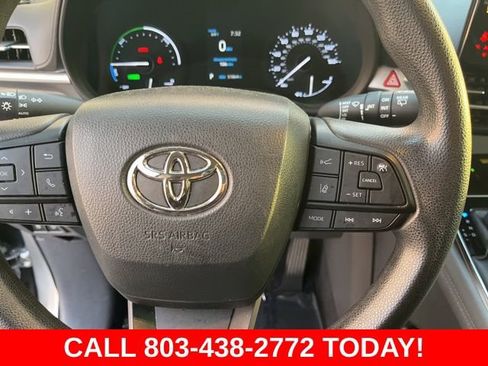 Used 2022 Toyota Sienna LE w/ LE Plus Package FWD image 19